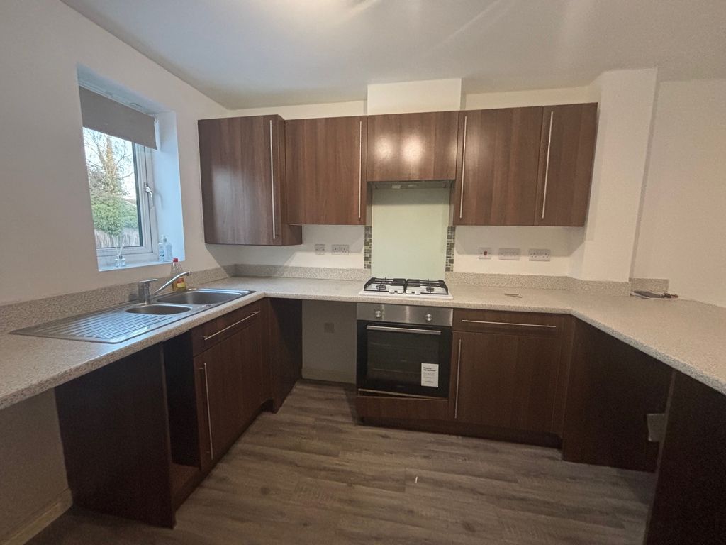 Property photo 2 of 12 Image