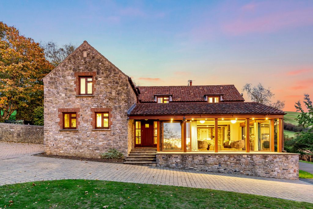 Property photo 3 of 48