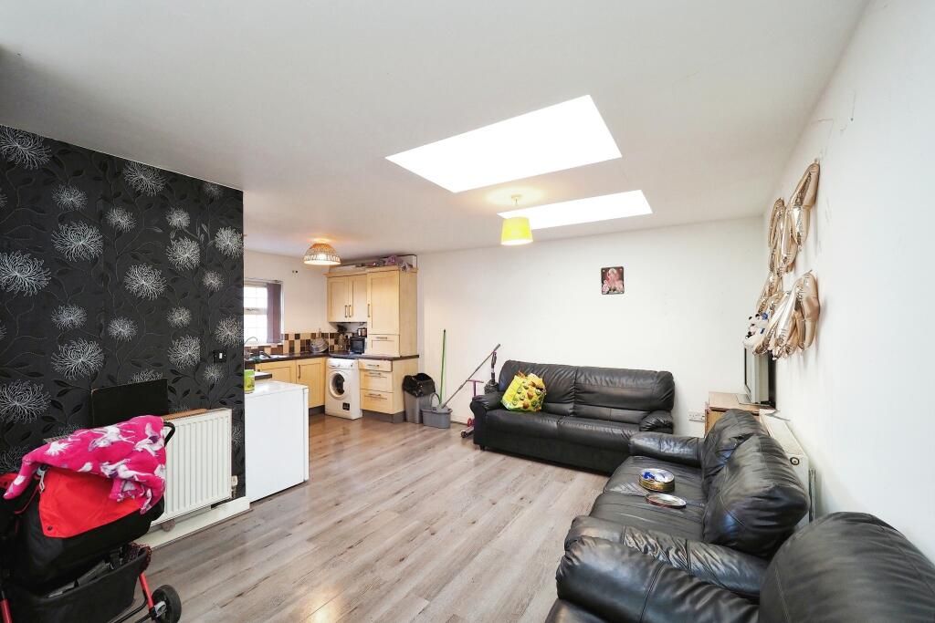 Property photo 3 of 11