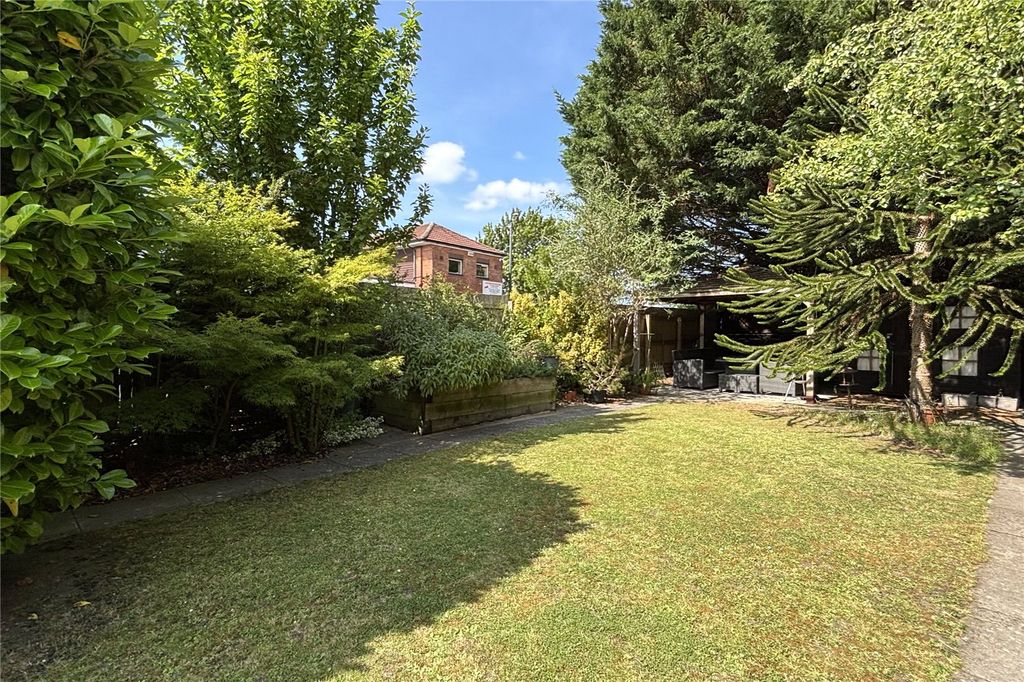 Property photo 2 of 24 Picture No. 28