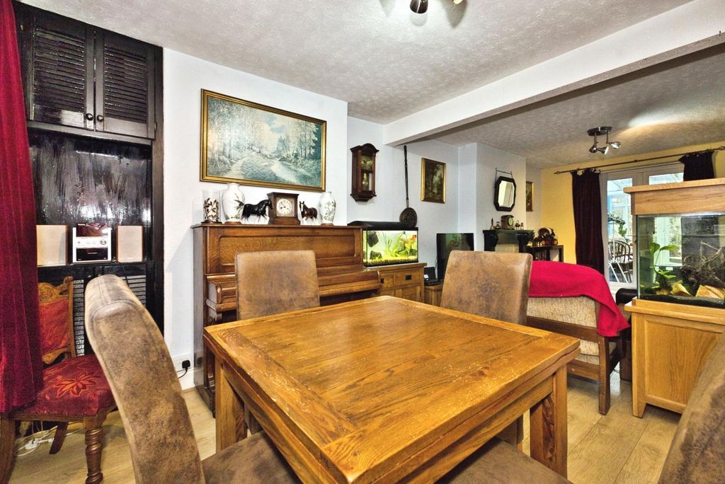 Property photo 3 of 15 Pbox-Img.Jpg