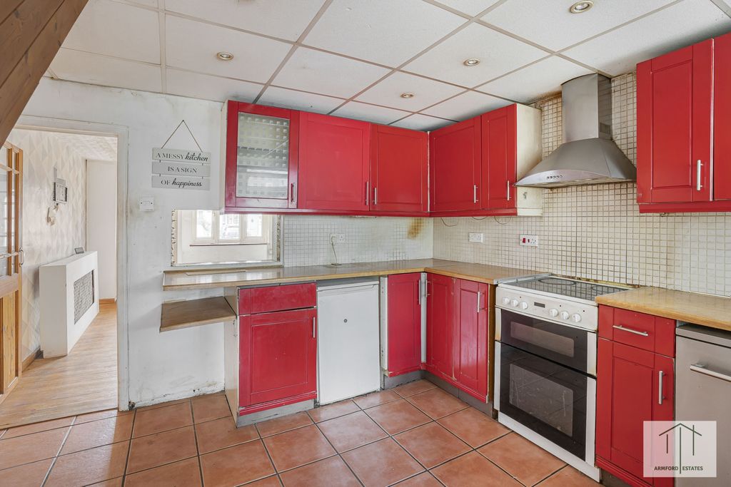 Property photo 3 of 11 Photo 6