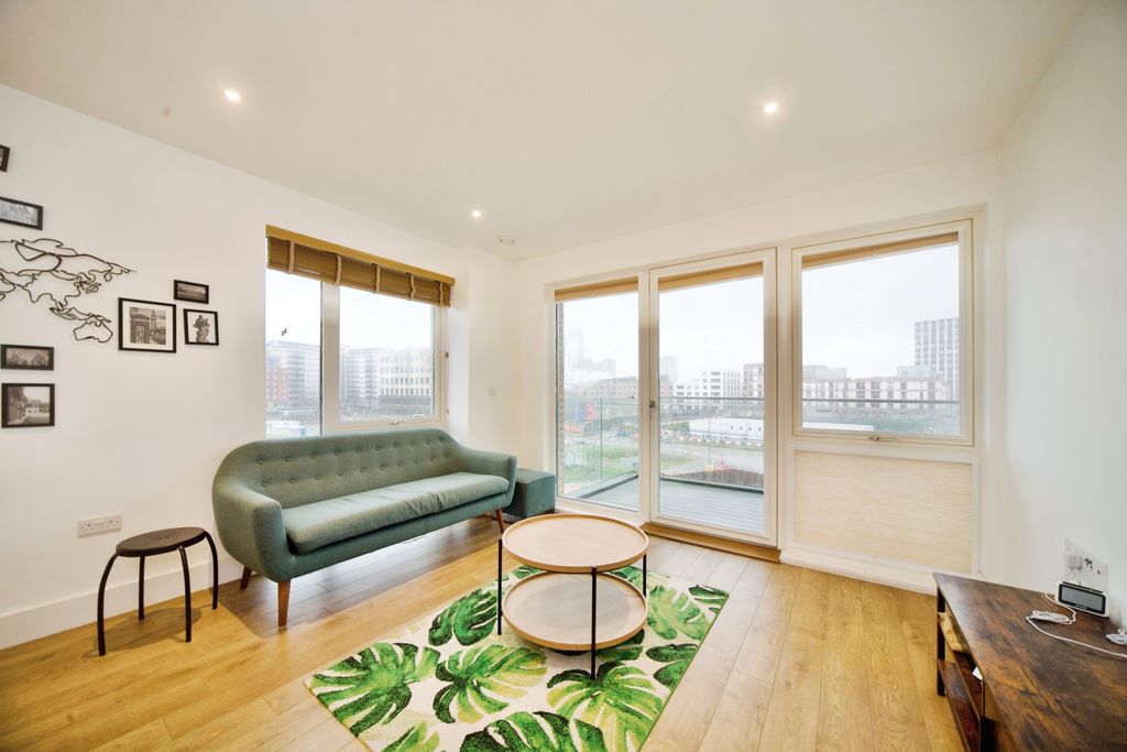 Property photo 2 of 16 Photography