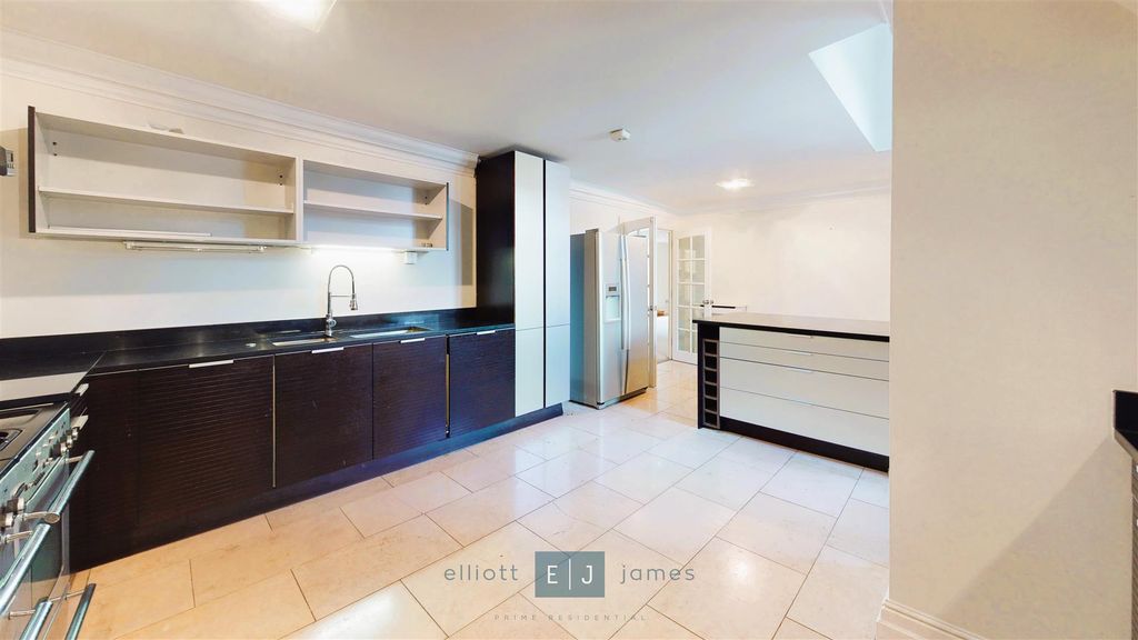 Additional image 20 of 4 bed flat to rentHill Hall, Theydon Mount, Epping CM16