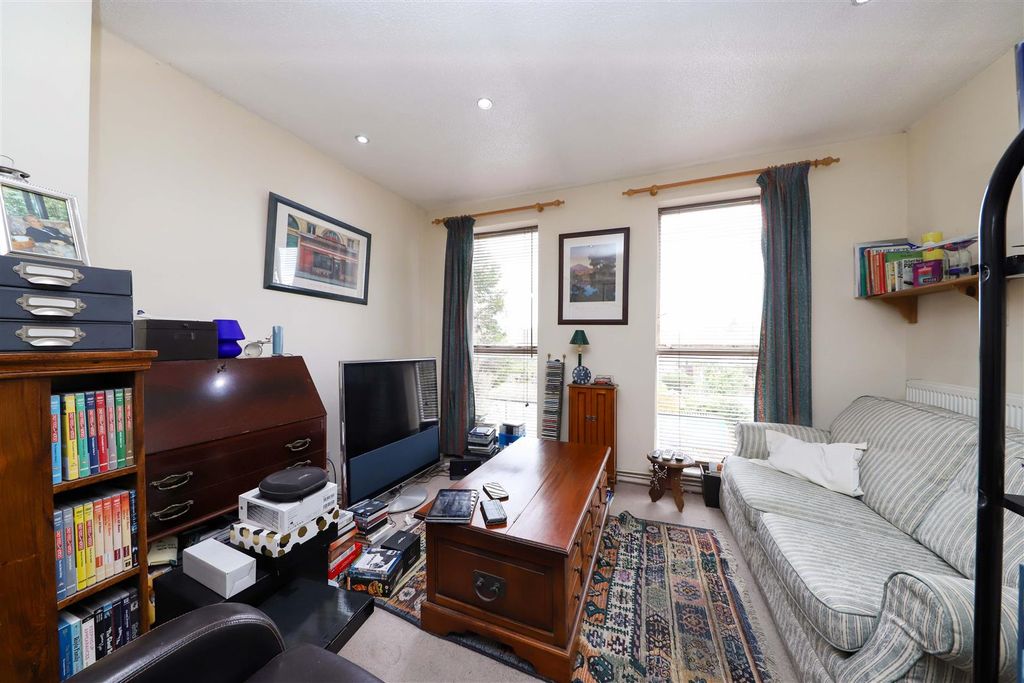 Property photo 3 of 8 Living Area