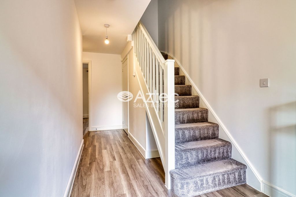 Property photo 2 of 20 Entrance Hallway
