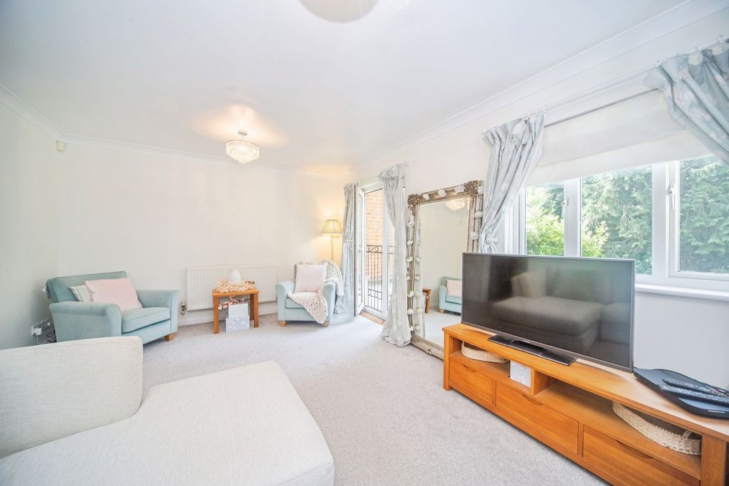 Property photo 3 of 20 Pbox-Img.Jpg