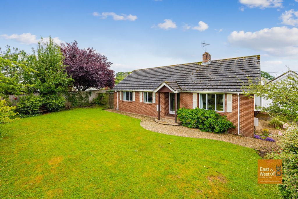 Property photo 1 of 17 A02 - Horse Shoes 1 The Paddock Woodbury - 260608