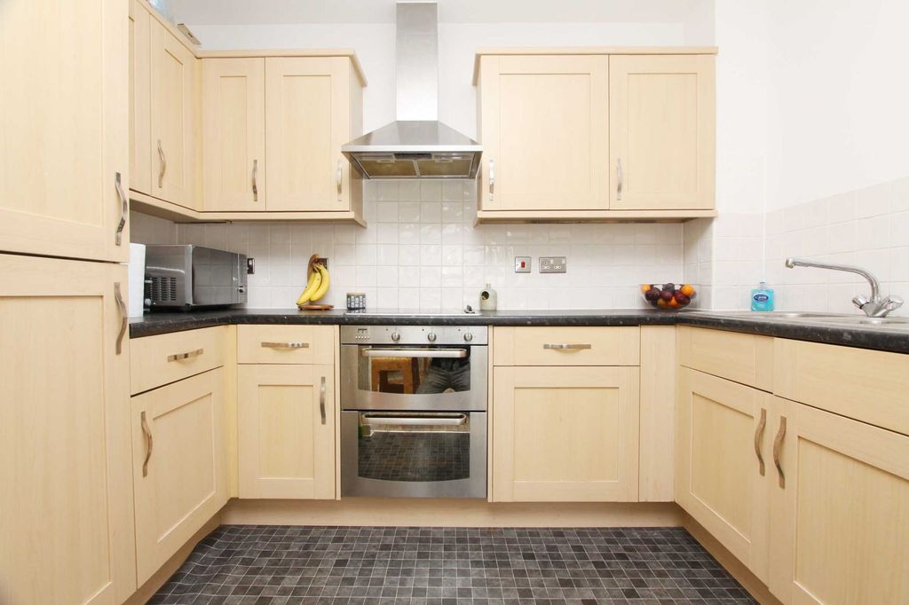 Property photo 3 of 11