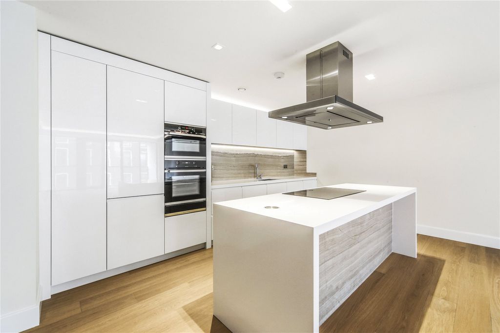 Property photo 3 of 16 Thomas Earle House