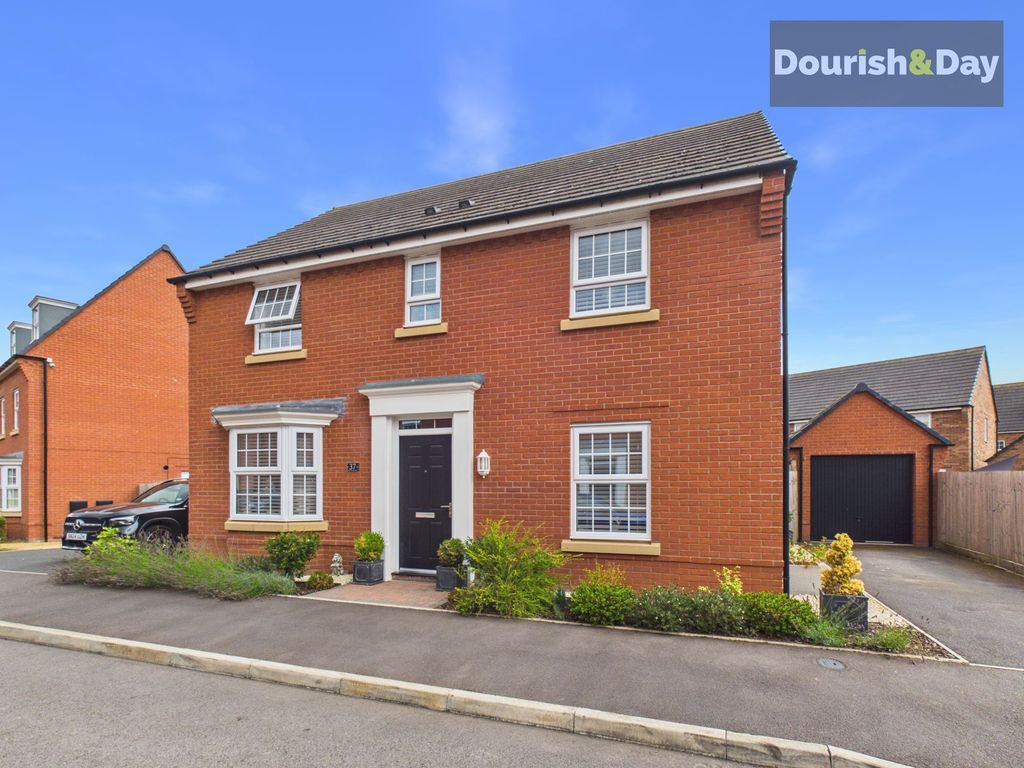 Property photo 1 of 32