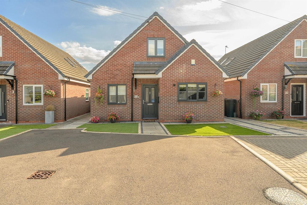 Property photo 1 of 34