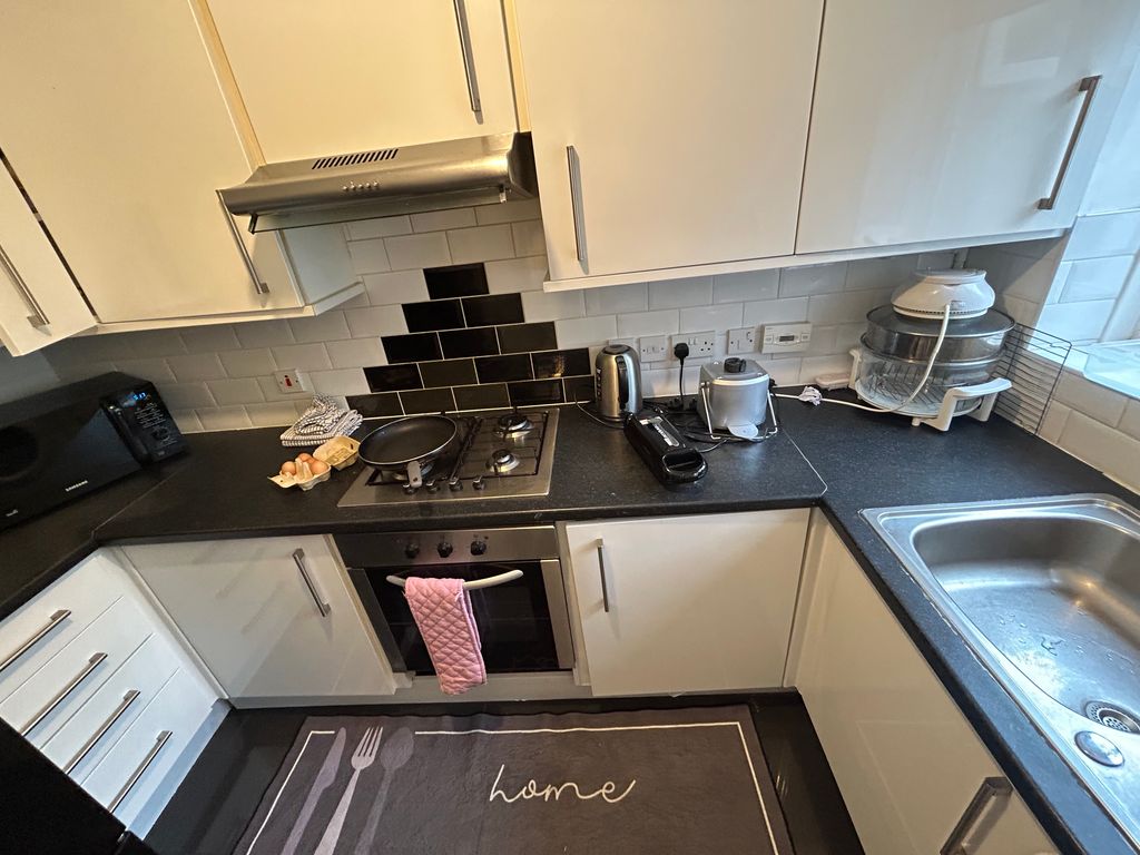 Property photo 3 of 8 Image