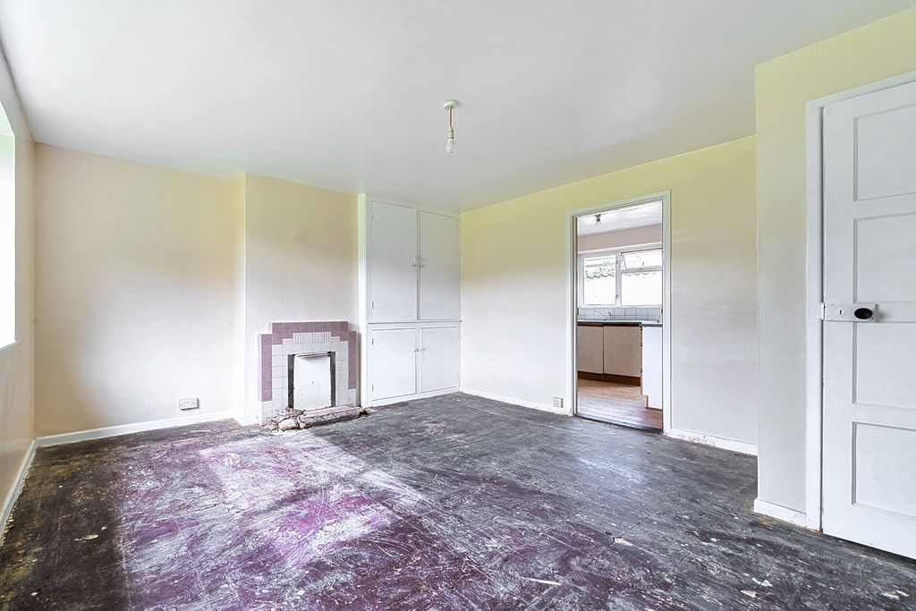 Property photo 3 of 13