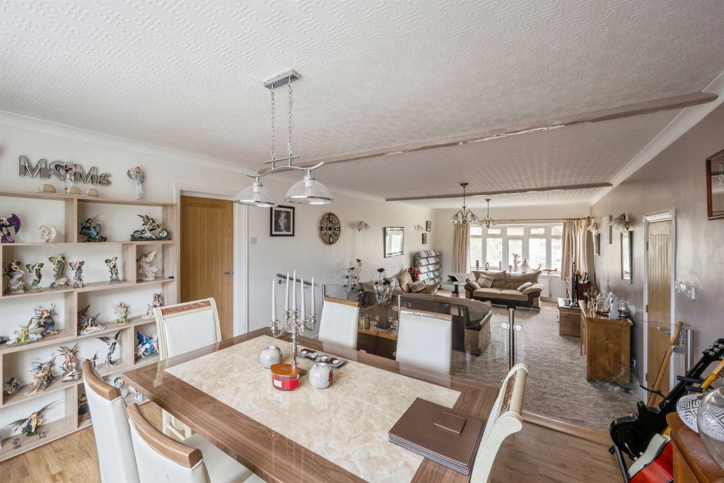 Property photo 3 of 27