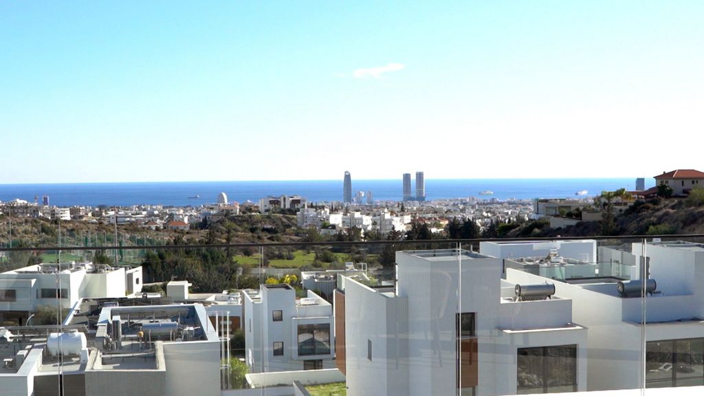 Property photo 1 of 30