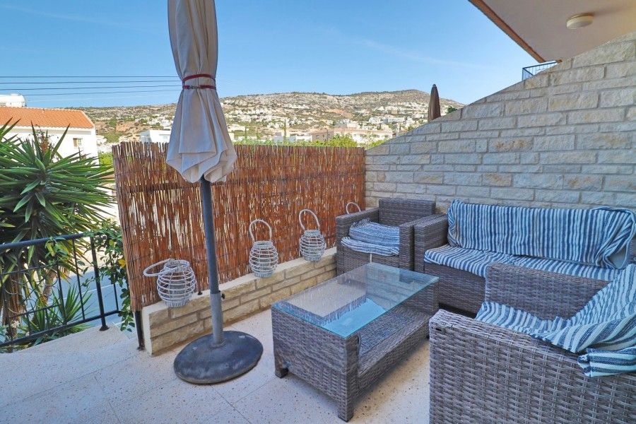 Property photo 2 of 23