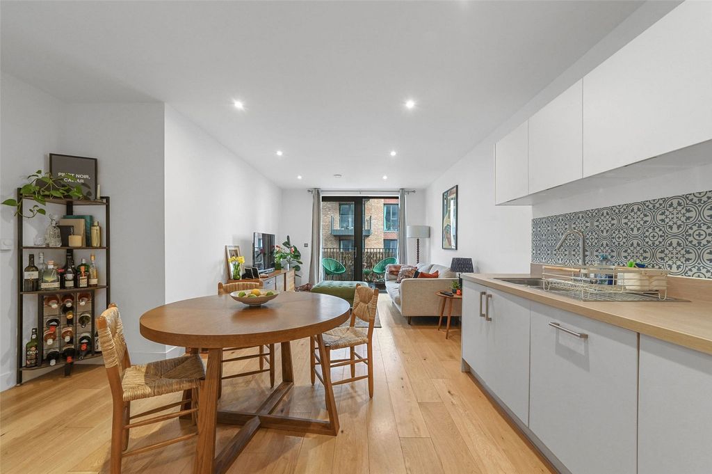 Property photo 1 of 17 Picture No. 09