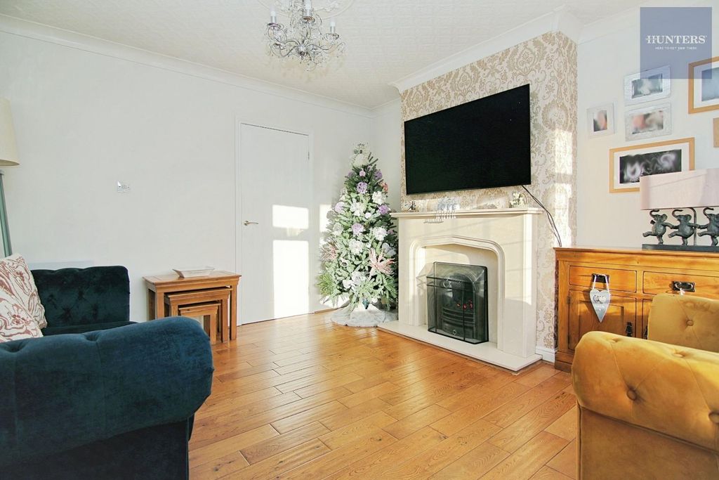 Property photo 2 of 20 Living Room