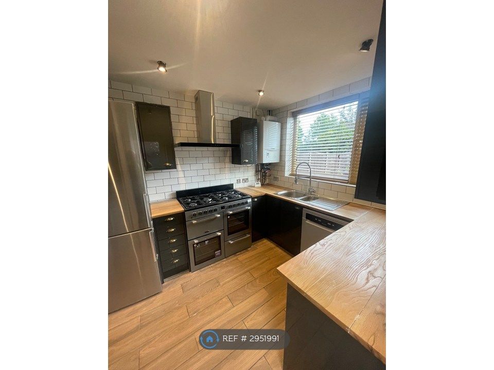 Property photo 2 of 35
