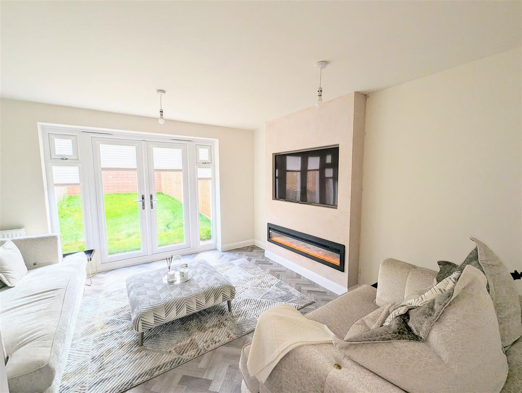 Property photo 2 of 9 1000010971.Jpg