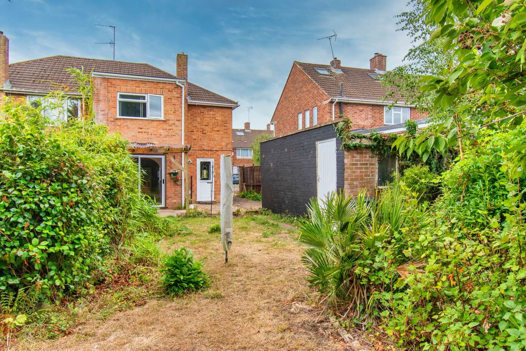 Property photo 2 of 12