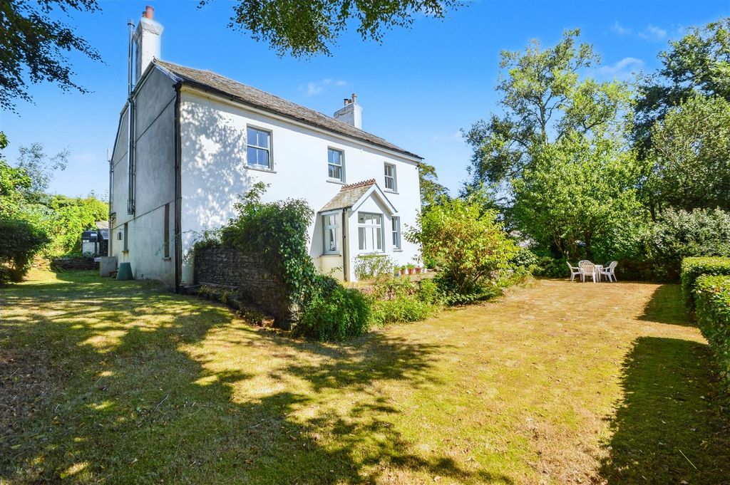 Property photo 1 of 38 Burdown House