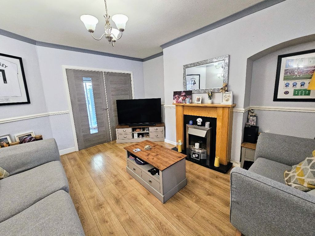 Property photo 2 of 23