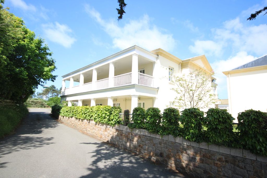 Additional image 8 of 2 bed flat for saleLakeside Village, La Rue De La Commune, St Peter JE3