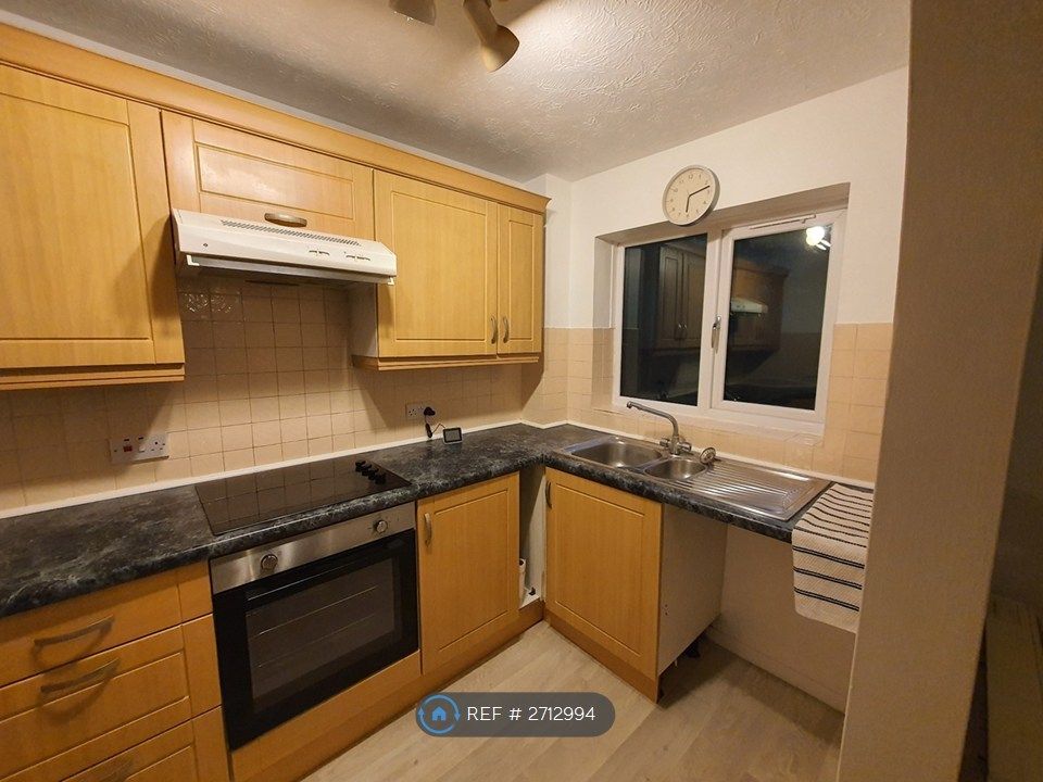 Property photo 1 of 7 Kitchen