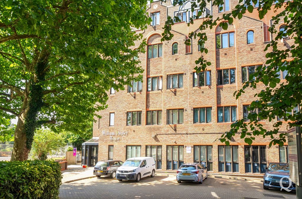 Property photo 1 of 13 3A4Cb46F-9259-452...