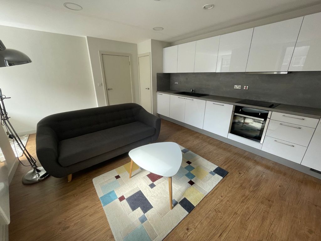 Property photo 2 of 12 Picture No. 14