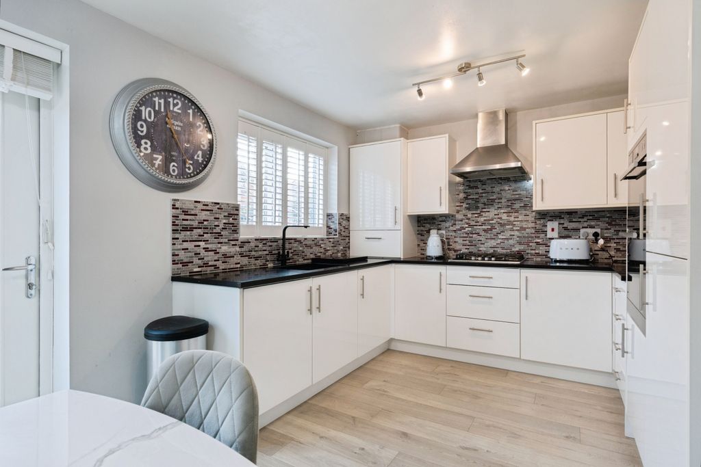 Property photo 2 of 15 Kitchen