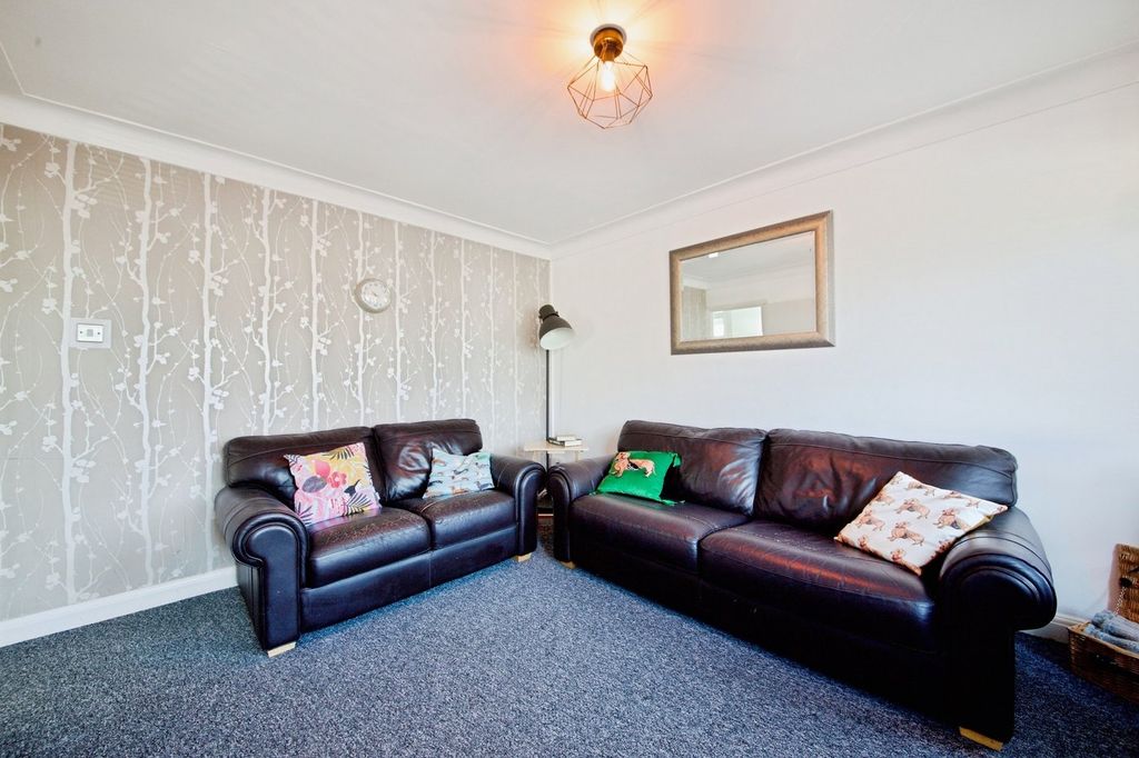 Property photo 3 of 12 3