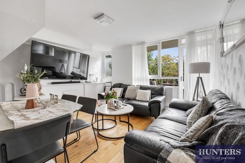 Property photo 1 of 11 Reception