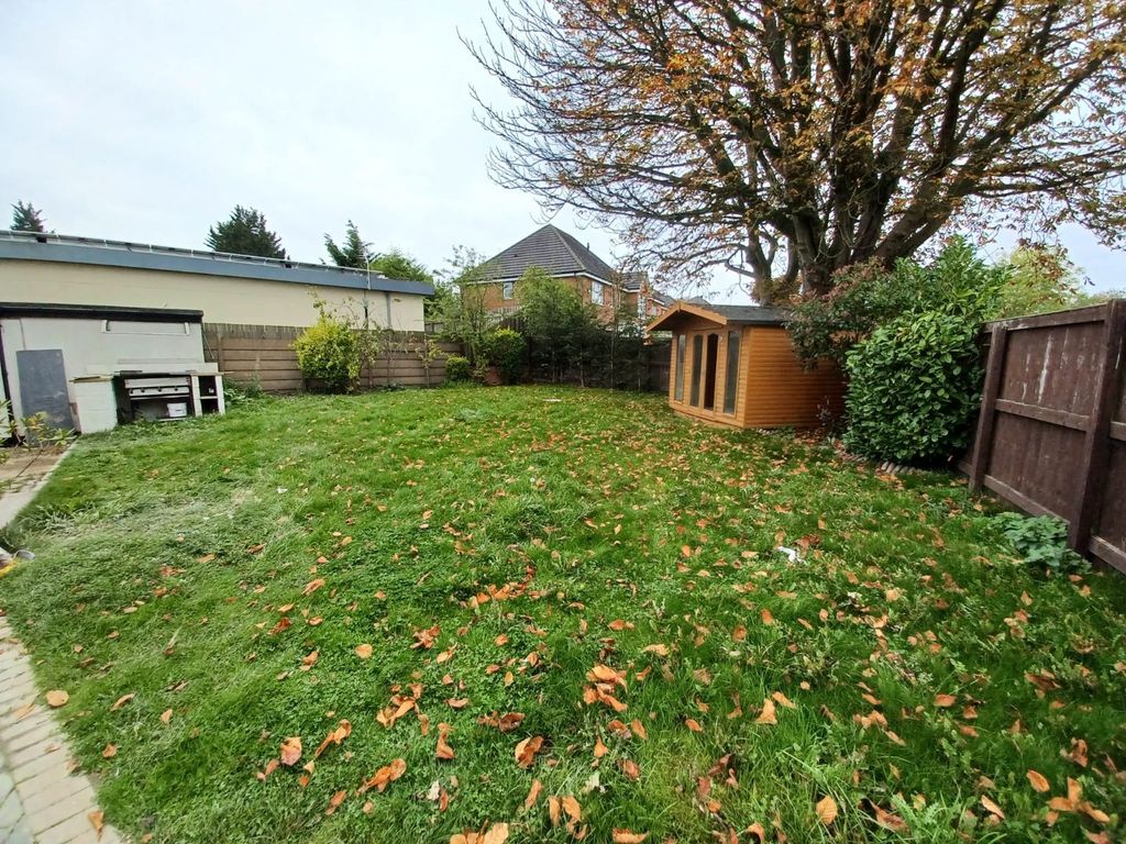 Property photo 3 of 25 Picture No. 04