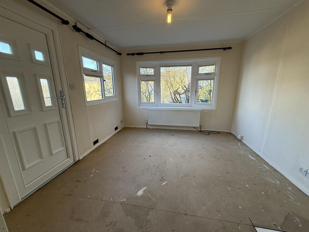 Property photo 2 of 7 Lounge