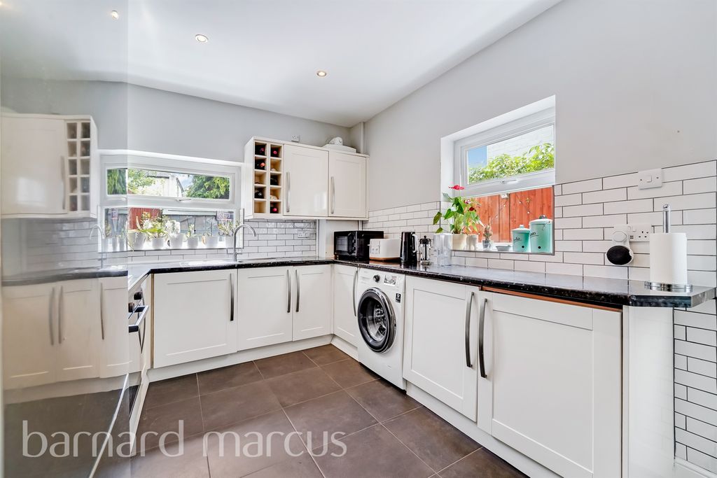 Property photo 3 of 13