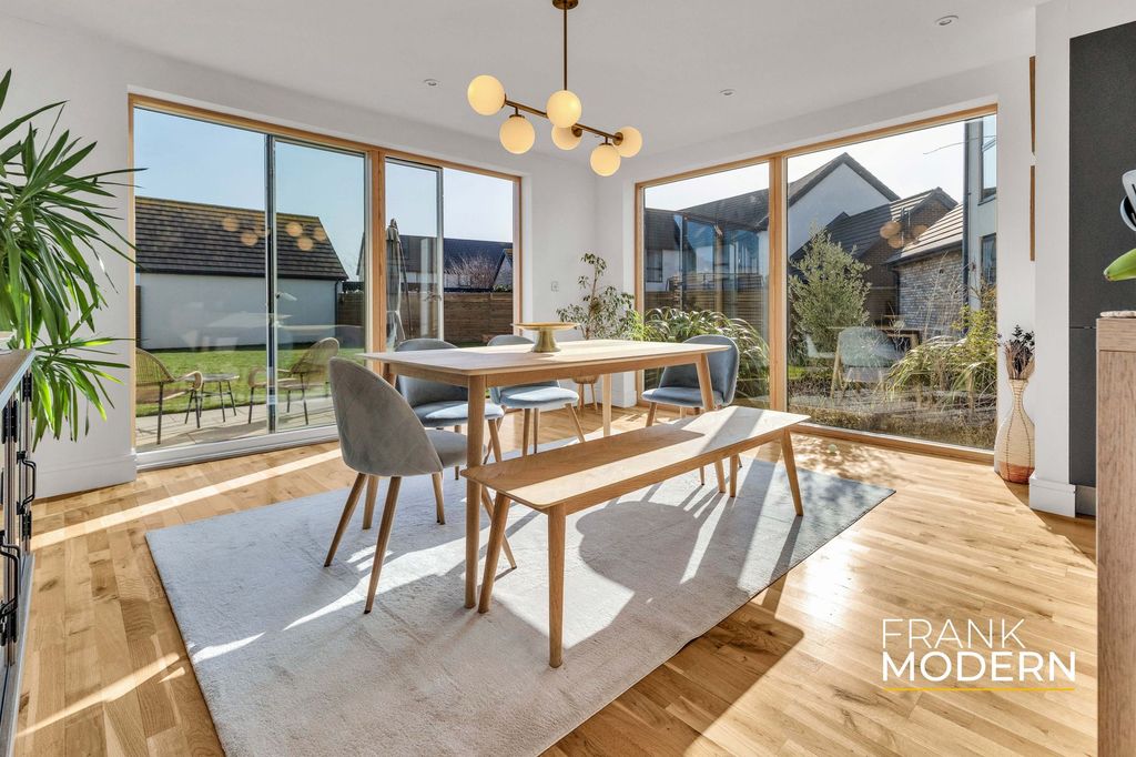 Property photo 3 of 54 Dining Area