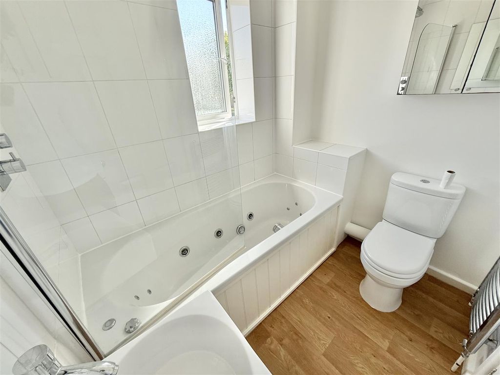 Property photo 3 of 5 Bathroom