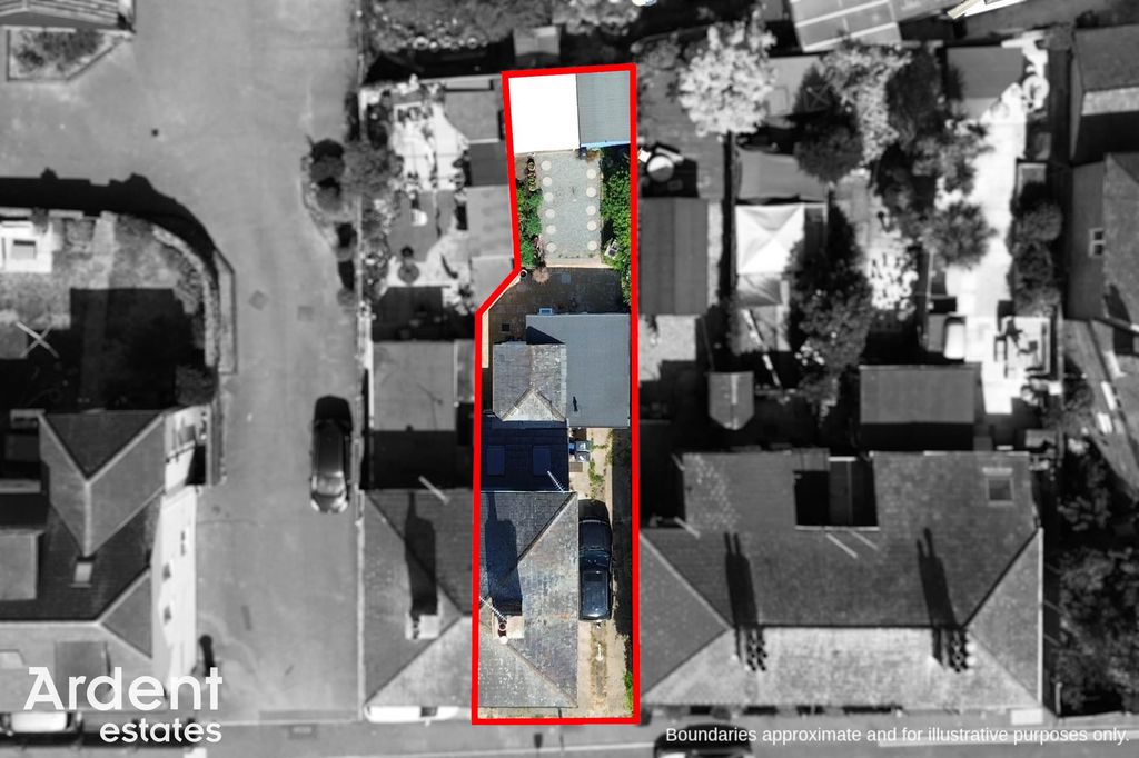 Property photo 2 of 23