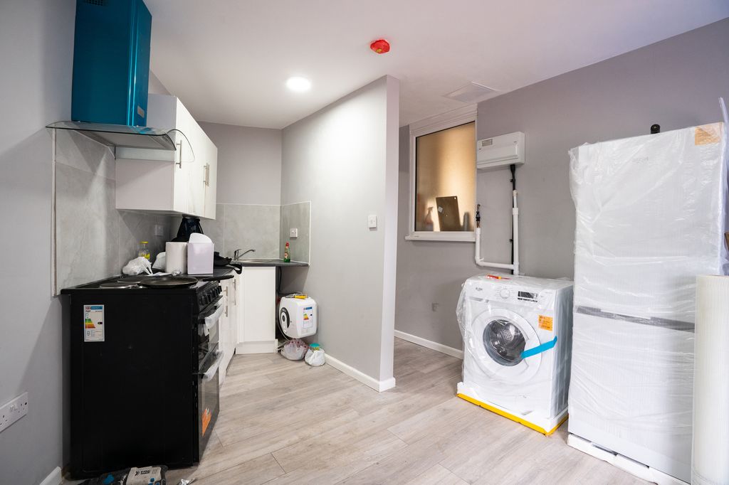 Property photo 1 of 2