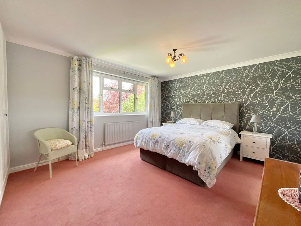 Property photo 3 of 24