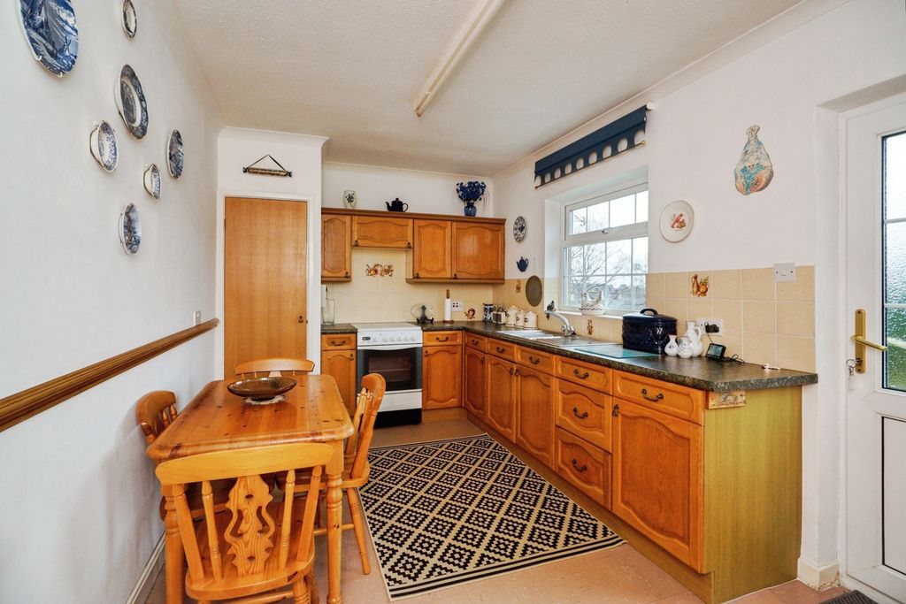 Property photo 3 of 19 Pbox-Img.Jpg