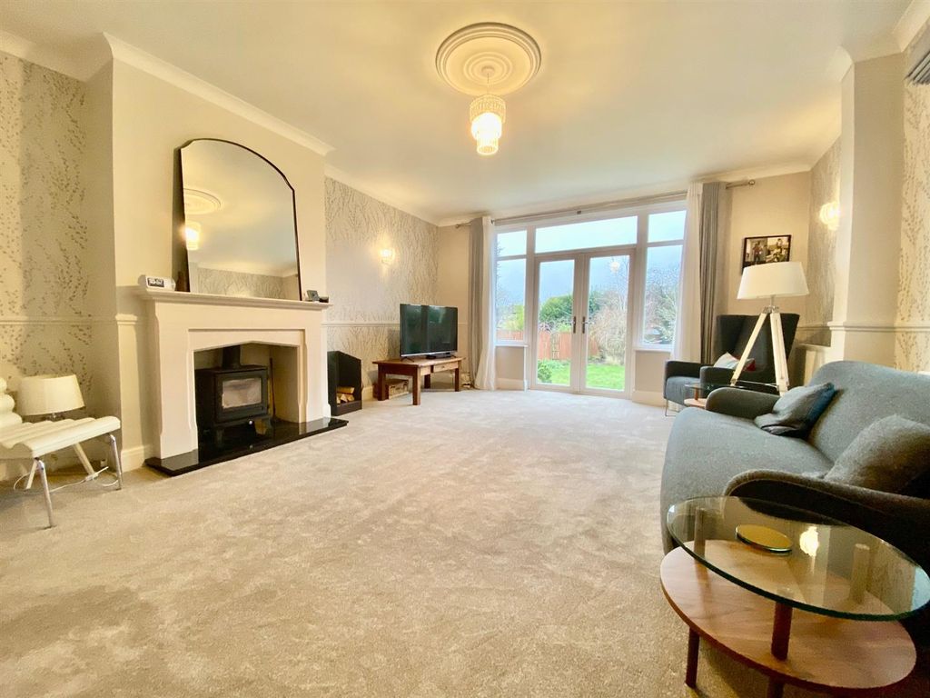 Property photo 2 of 30