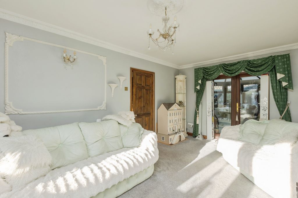 Property photo 3 of 19 1-14