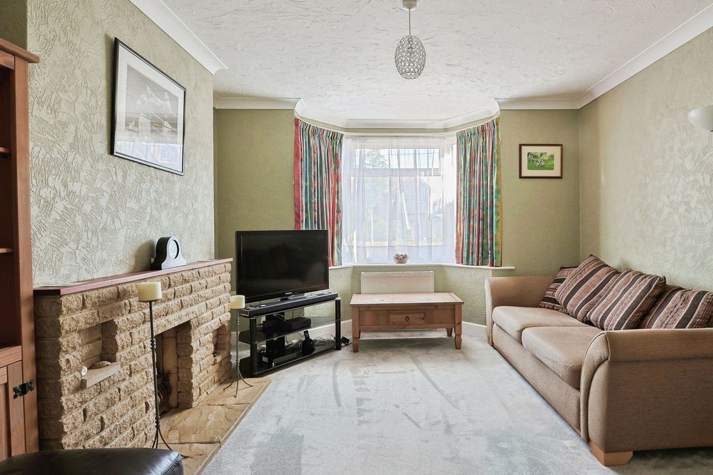 Property photo 3 of 16 Pbox-Img.Jpg