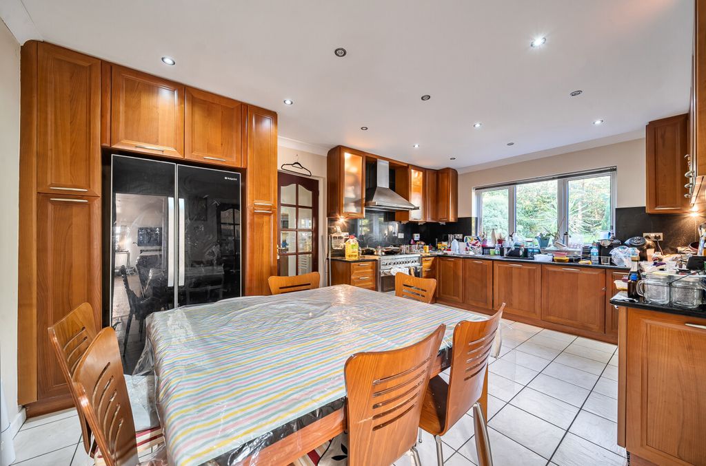 Property photo 3 of 19 1440675-13-69Dd2B...