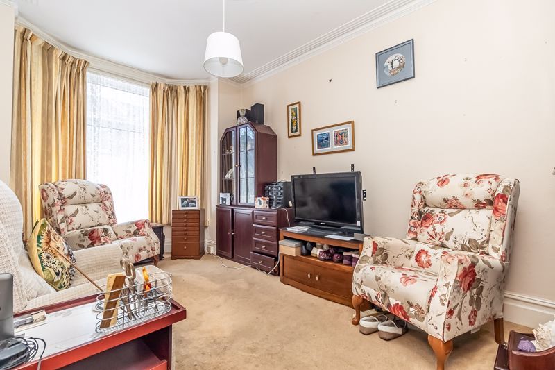 Property photo 2 of 21 .