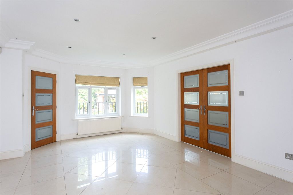 Property photo 2 of 19 Dining Room